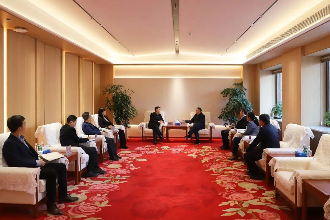 集团领导会见中国诚通党委副书记、总经理郭祥玉